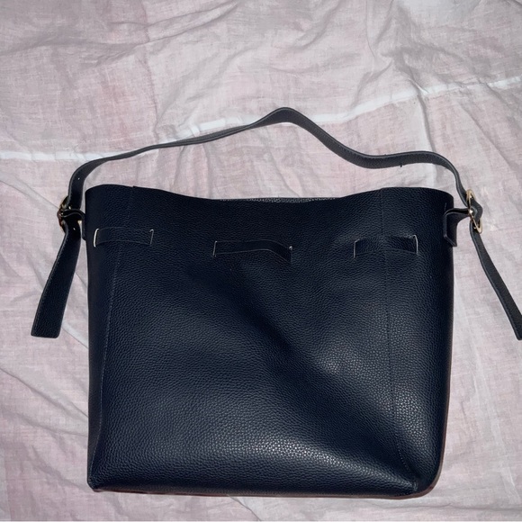 *SOLD* HUGE Estée Lauder Drawstring Bucket Bag with Mini Pouch - Picture 1 of 6